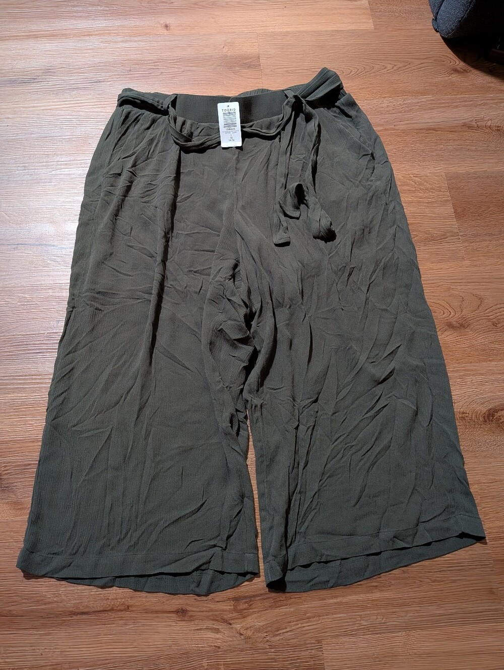 NEW Torrid Green Gauze Tie Front Crop Culotte Pants 1 1X